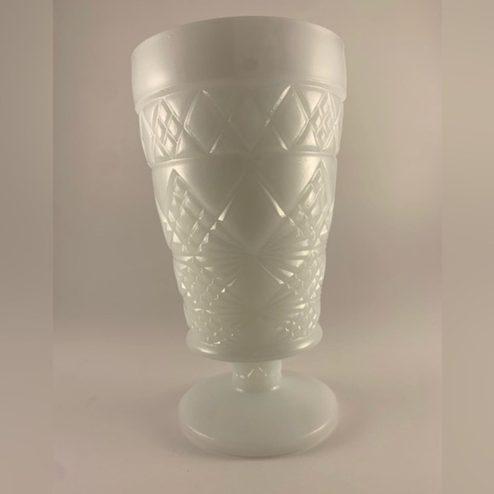 Big Top Peanut Butter-Milk Glass by HAZEL-ATLAS